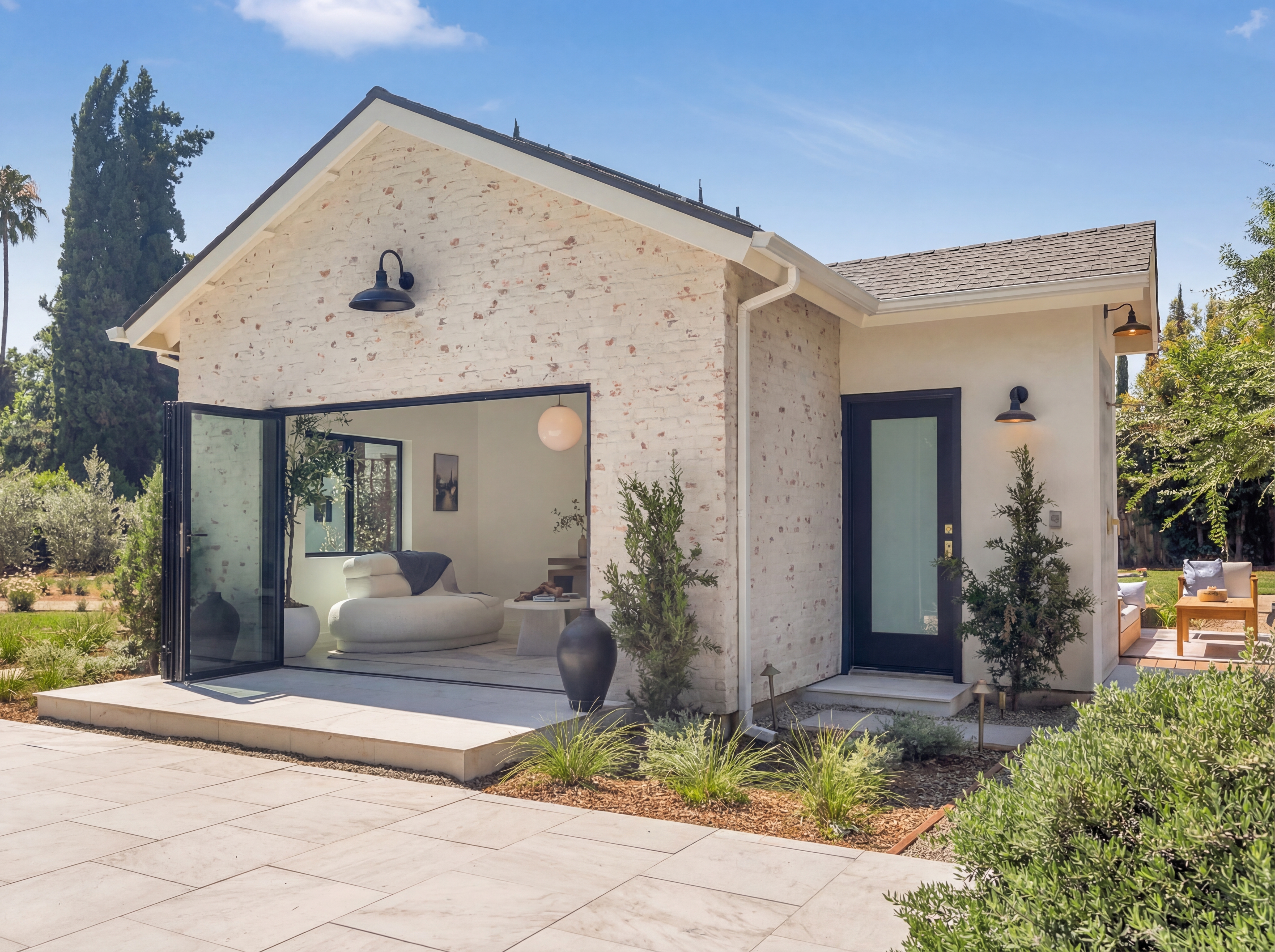 Modern Guest Residence