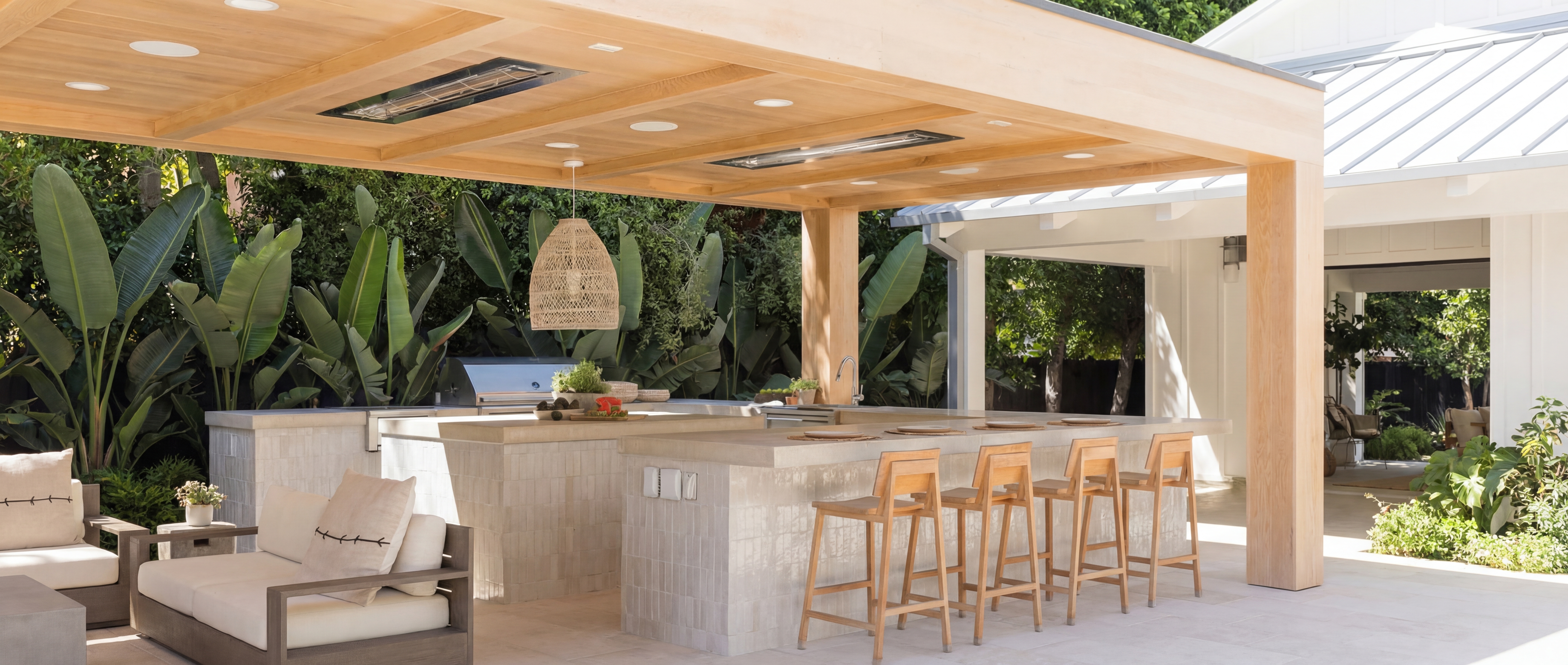 Outdoor Kitchen and Living